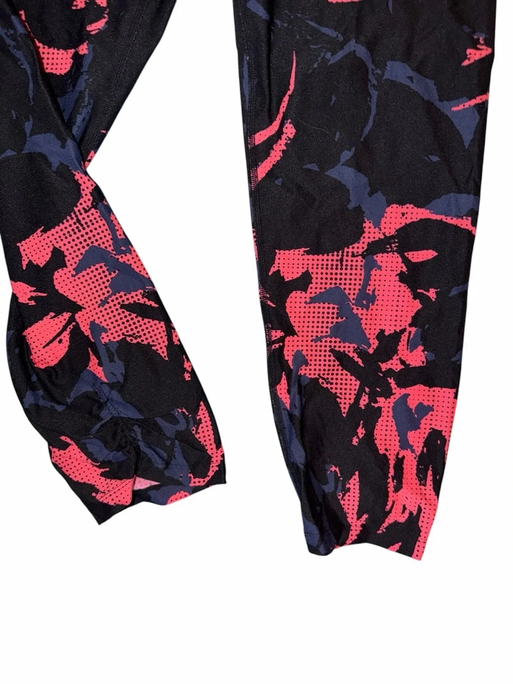 Calvin Klein Coral, Black & Grey Abstract Print Cropped Leggings